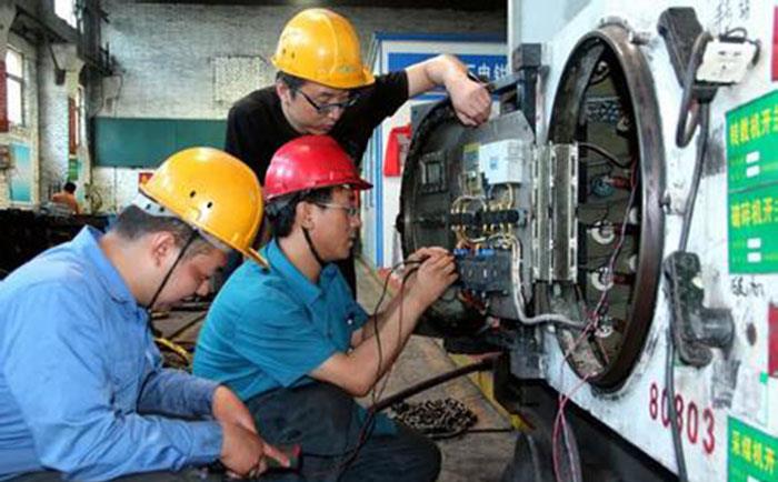 儀表大拿在帶電修理儀表-http://www.gzmengda.com/tech/1230.html