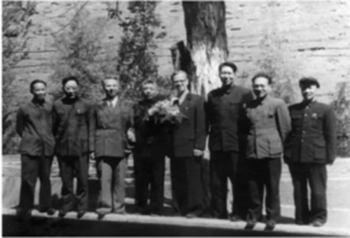 一機部副局長、李慕愚、張協和羅鳳奇與蘇聯專家合影
