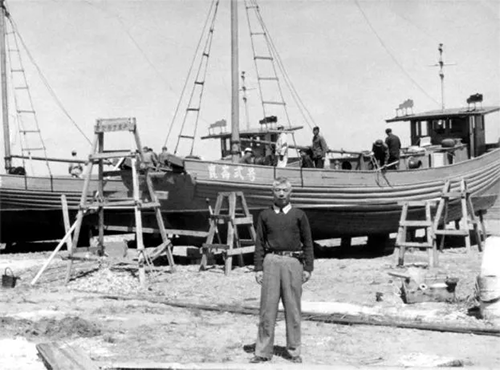 李慕愚在青海西寧造船現場